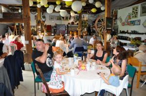 Kaffee & Kuchen in der Scheune