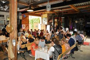 Kaffee & Kuchen in der Scheune