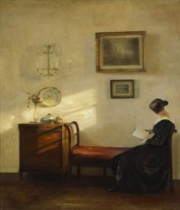 C. Holsoe Raum mit lesender Frau